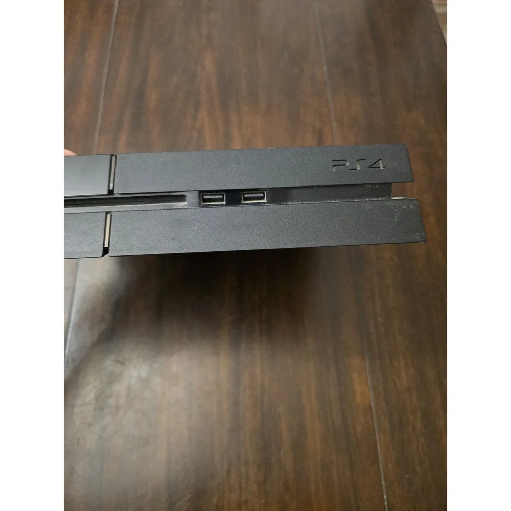 Sony PlayStation 4 500GB Console With One Controller 1 Game‎ And Wires TESTED